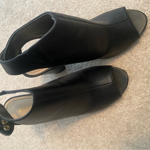 Black heels - Picture 2 of 4